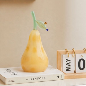 Statuetta di Pera in Vetro Soffiato a Mano, Giallo Crema con Pois, Decorazione da Tavolo, Scultura per Casa, Ornamento da Scrivania, Regalo di Nozze - Product Image 5