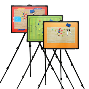 Lavagna Tattica Pieghevole per Calcio con Supporto a Treppiede e Lavagna Magnetica Cancellabile a Secco in PVC 60x45cm e Altezza 1 Metro - Product Image 1