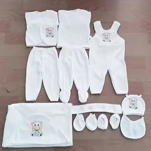新生児レイエットギフトセット11ピースジェンダーニュートラル新生児服 & アクセサリーセット0-6m幼児ギフトセット