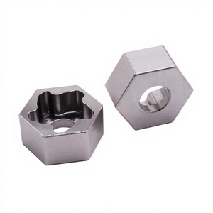 Écrou hexagonal à cannelures internes sur mesure en acier inoxydable, écrou de blocage spécial à 4 cannelures pour le fixation des arbres de machines et la transmission du couple - Product Image 3