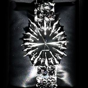 Reloj Gótico con Cristal de Zafiro y Puntas, Esfera Roja, Resistente al Agua, Estilo Punk, Reloj de Acero Inoxidable para Hombre, Estilo Urbano - Product Image 5