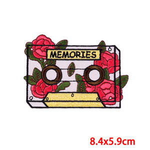 ZSY <span class=keywords><strong>Logo</strong></span> personnalisé musique Rock bande patchs brodés appliques thermocollantes pour vêtements bricolage Patch fusible avec conception de bande dessinée - Product Image 4