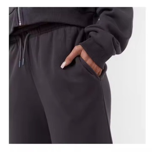 Nouvel ensemble de survêtement pour femme en coton French Terry de haute qualité, avec logo personnalisé, pour la vente en gros - Product Image 2