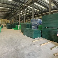 Prix usine Haute Qualité 3D Panneau Triangle Bend Rigide Treillis Métallique Clôture pour Jardin Extérieur Clôture Maison Clôture