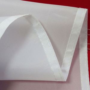 Bandera de Canadá de poliéster de 3x5 pies a precio económico y bandera nacional con dos ojales - Product Image 5