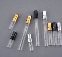 Flacons de parfum de luxe en verre transparent épais carrés avec bouchon à vis, étiquette privée, vides, 10 ml, 15 ml, pour le décantage
