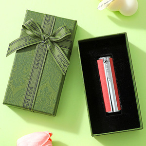 Подарочная картонная коробка-упаковка прямоугольной формы для косметики (помада, парфюм) с брелоком на день рождения - Product Image 2