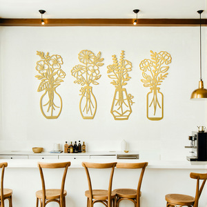 Jarrón de Pared Vertical de Metal con Diseño Art Deco para Sala de Estar, Fondo Dorado y Negro, Juego de 4 Piezas - Product Image 2
