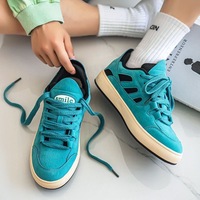 Chaussures de sport rétro unisexes en peluche avec doublure en mesh, légères, respirantes, absorbant les chocs, à lacets croisés