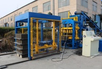Machine de fabrication de briques hydraulique automatique en Indonésie machine de moulage de blocs inerlock pavage machine de fabrication de briques prix