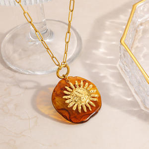 Collar de acero inoxidable con colgante de girasol de resina, chapado en oro de 18k, cadena para suéter, joyería de moda casual transfronteriza - Product Image 3