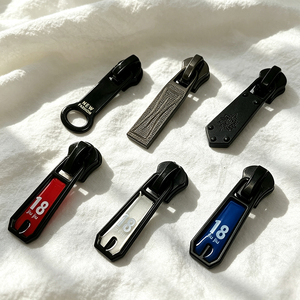 Tiradores de cremallera de goma personalizados con cordón, repuesto para ropa y bolsos, tirador de cremallera de silicona con logotipo, cordón para deslizador de cremallera - Product Image 1