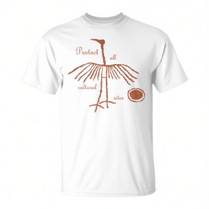 T-shirt Premium con petroglifo della gru che protegge tutti i siti culturali - Product Image 2