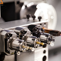 Machine de tournage CNC de type suisse multifonction pour composants métalliques complexes
