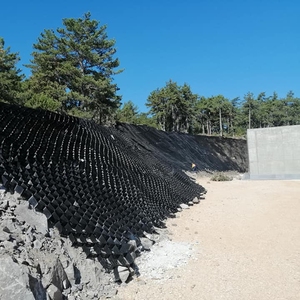 Géocell en <span class=keywords><strong>plastique</strong></span> HDPE PP pour mur de soutènement de voie ferrée, système de traitement des rivières à haute résistance - Utilisation en extérieur - Product Image 3