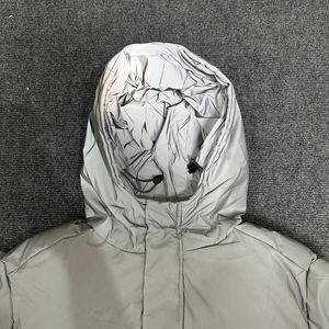 Venta al por mayor Hombres Reflective 90% White Duck Down Hooded Puffer Jacket with Logo Doudoune Homme - Product Image 6