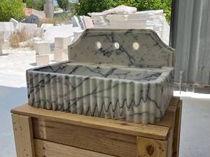 Vasque de salle de bain intégrée en marbre Arabescato de luxe, durable, avec façade cannelée, fabriquée à la main, en pierre naturelle polie/affinée - Product Image 4