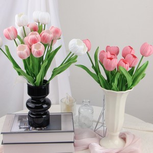 Ramo de flores artificiales de tulipán de PU, blanco y rosa, de alta simulación, arte floral decorativo para decoración de escritorio de primavera - Product Image 1
