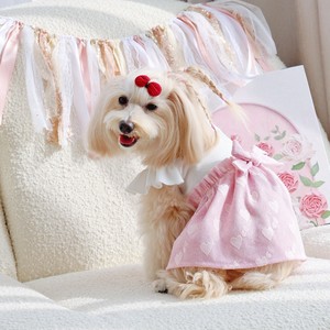 Vestido para mascotas con mangas de tulipán rosa y lazo para gatos y perros, ropa de primavera y verano - Product Image 2