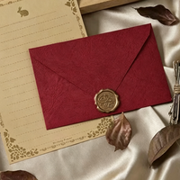 Sobre Rojo Estilo Retro con Sello de Cera Personalizable - Sobre para Invitaciones de Boda y Regalos