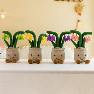 Vente en gros d'ornements de succulentes personnalisés en usine, poupées en peluche amusantes et créatives pour la décoration de la maison, jouets de simulation de plantes en peluche tulipes - Product Image 5