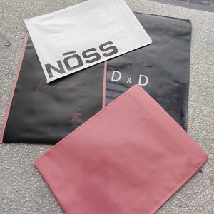 ถุงพลาสติกทอแบบกันน้ำ ยี่ห้อหนานยี่ ปิดผนึกเองได้ สำหรับเก็บเสื้อผ้าและเครื่องนอน สามารถพิมพ์ลายได้ตามต้องการ - Product Image 2