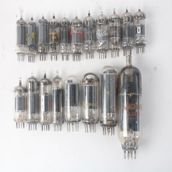 Miscellaneous Tubes Magnavox  12AX7A 6lq6 6je6c Lot of 19 AS IS