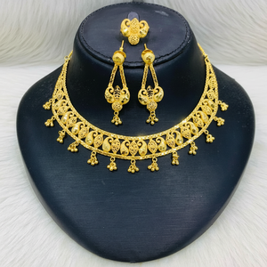 Nouveaux colliers de créateur en laiton plaqué or pour femmes, bijoux de mode pour mariage, chaîne à maillons avec motif floral - Product Image 1