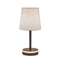 Lampe de table LED haut de gamme personnalisée, certifiée CE RoHS, style américain, à commande tactile, sans fil, rechargeable, design luxueux pour chambre à coucher
