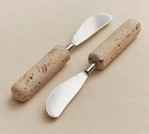 Set di 2 pezzi di formaggio spalmatori di travertino naturale manico di formaggio Cutter in acciaio inox argento burro formaggio affettatrice