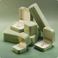 Boîte à bijoux de luxe en velours et cuir PU, couleur personnalisée, logo client, pour présentation de bagues de fiançailles et colliers, emballage de vente au détail pour marques