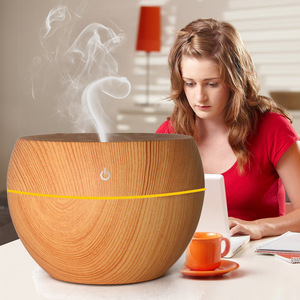 Mini Humidificador con Aspecto de Madera, Alimentado por USB, Capacidad Inferior a 0.5L, Humidificador de Aire Portátil para Uso Doméstico - Product Image 2