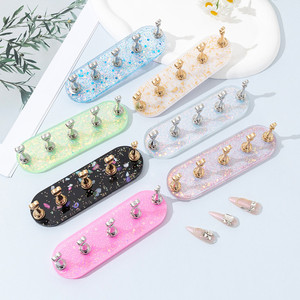 Support d'entraînement professionnel pour faux ongles en acrylique coloré avec aimants puissants, nouveau design, présentoir de formation pour ongles, 10 pièces - Product Image 1