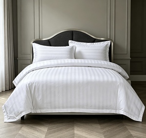 7 Parçalı Bitki Desenli Modern Lüks Otel Kalitesi 4 ve 5 Yıldızlı Nevresim Takımları 300tc A Sınıfı Polyester Yatak Örtüsü Yastık Dahil - Product Image 2