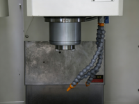 Centre d'usinage vertical CNC YH840 pour l'acier inoxydable, centre d'usinage 5 axes, machine industrielle, centre d'usinage vertical