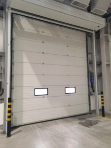 <span class=keywords><strong>Porte</strong></span> <span class=keywords><strong>sectionnelle</strong></span> en acier à levage vertical automatique avec panneau isolé pour villa et entrepôt - Product Image 2