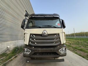 รถบรรทุกหนัก 6x4 เครื่องยนต์ดีเซล >450 แรงม้า เกียร์อัตโนมัติ ระบบกันสะเทือนแบบลม เบาะแถวเดียว รับน้ำหนักได้ >50 ตัน สำหรับขนส่งในงานเหมือง - Product Image 2