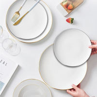 Service d'assiettes modernes en porcelaine fine avec bord doré, écologiques, sans BPA, durables, compatibles micro-ondes, pour mariage