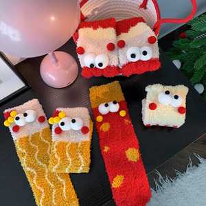 Chaussettes de nuit en polaire corail, mignonnes et moelleuses, pour femmes, chaussettes mi-mollet de Noël, chaussettes de lit d'hiver en peluche à motif de dessin animé - Product Image 6