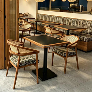 Set di Sedute per Ristorante Commerciale, Sedia in Legno Massello e Rattan, Tavolo Quadrato con Rivestimento in Tessuto Vintage per Caffetteria - Product Image 2