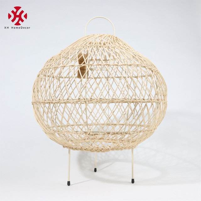 Handmade Farmhouse Bedroom Table Lamp Light with Incandescent Bulbs Lampenschirm Natural Indonesia Rattan Lantern Lighting