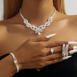 Collar de Cobre Romántico al por Mayor y Conjunto Completo de Joyería con Pulsera, Pendientes y Anillo Bañados en Oro - Product Image 1