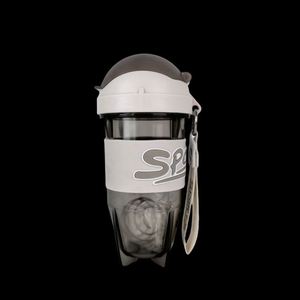 Botella de Agua Infantil de Plástico, Botella Deportiva con Asa - Product Image 1