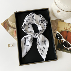 Nouveau Foulard Carré en Soie Satinée Imprimé Paisley pour Femme, Style Vintage, Bandana de Luxe Tendance, Écharpe de Cou à la Mode, Meilleure Vente - Product Image 1