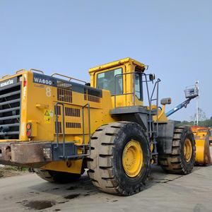 Chargeuse sur pneus Komatsu WA600 d'occasion, d'origine japonaise, 52 tonnes, grande chargeuse frontale, godet de 6,4 m³ pour l'exploitation en carrière - Product Image 2
