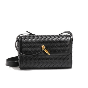 Commerce extérieur femmes élégant tissé géométrique PU sac à bandoulière/bandoulière à la mode mode rétro petit carré simple sangle Polyester - Product Image 2