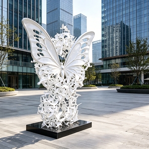 Sculpture moderne abstraite en forme de cône, résistante aux intempéries, en FRP et acier inoxydable, pour bureaux de vente immobilière, aéroports et parcs - Product Image 2