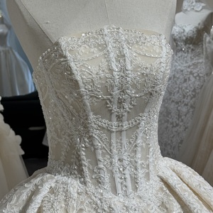 Robe de mariée bustier baroque en dentelle avec fente avant, corset à baleines, voile, couleur champagne, grandes tailles, sur mesure, vente en gros - 3842 - Product Image 4