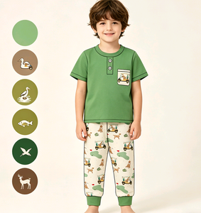 Conjunto de 2 piezas de ropa para niños pequeños: camiseta y pantalón jogger de algodón 95% y elastano 5% con diseño de patos mallard de golf, ropa para hermanos, estilo boutique personalizado. - Product Image 1