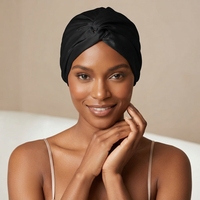 Topi tidur berbahan 100% sutra ini anti kusut, lembut, nyaman, dan ramah di rambut serta kulit Anda.